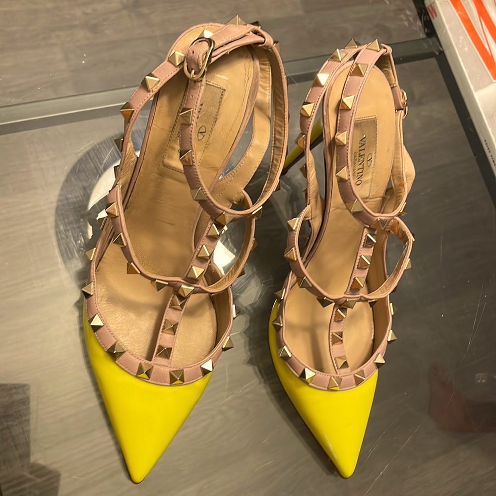 Valentino Neon Yellow Patent Leather Rockstud Heels 38